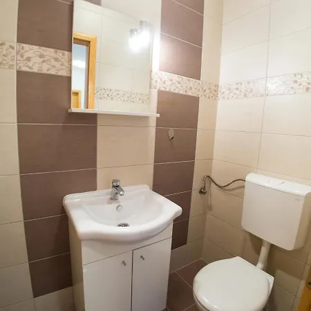 Enjoy Free Private Parking Apartment *